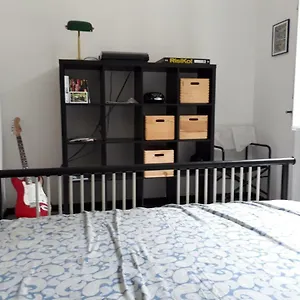 verificați disponibilitatea